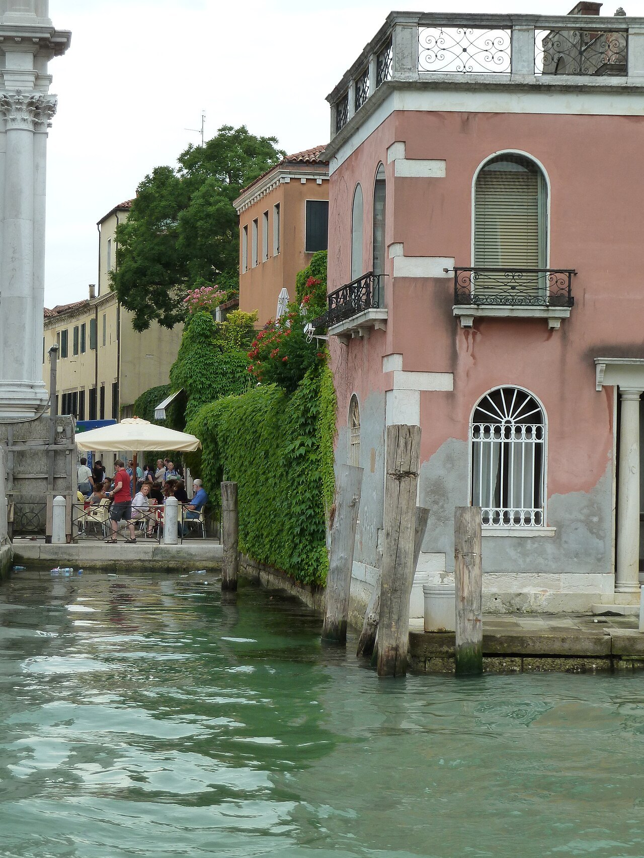 The Rio de la Carità meeting the Grand Canal in Dorsoduro
