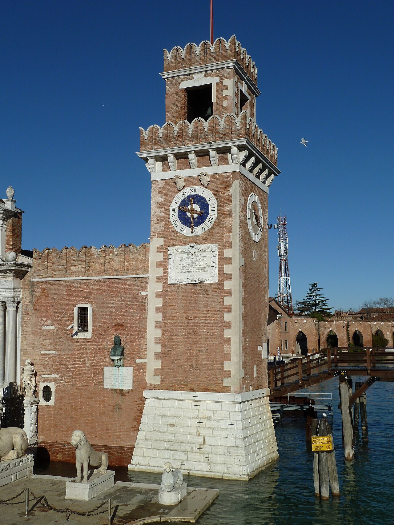 One of the two towers of the Arsenale's water gate