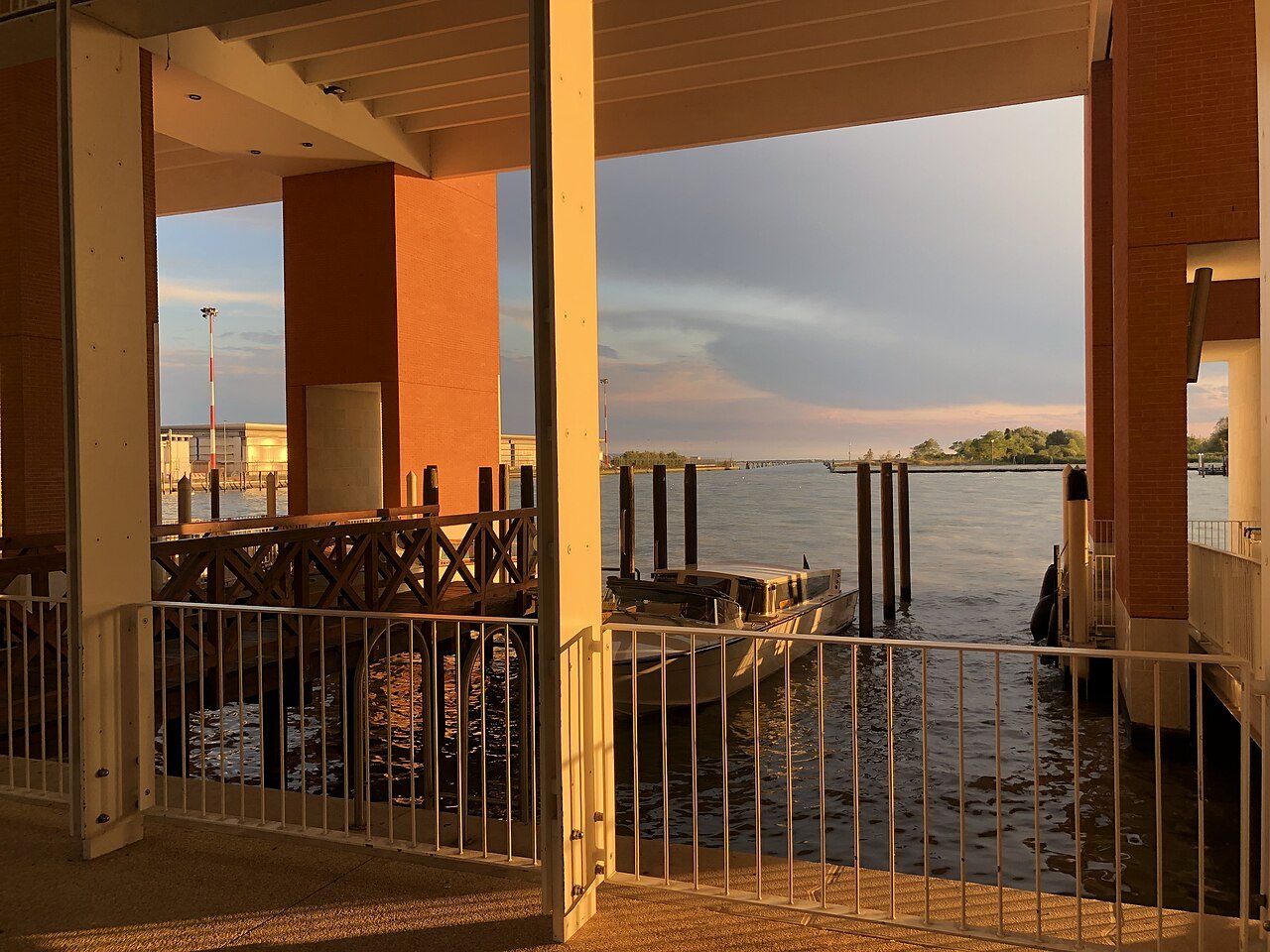 How do you get from Marco Polo Airport to Venice?