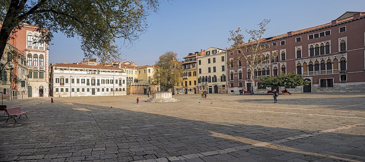The wide Campo San Polo