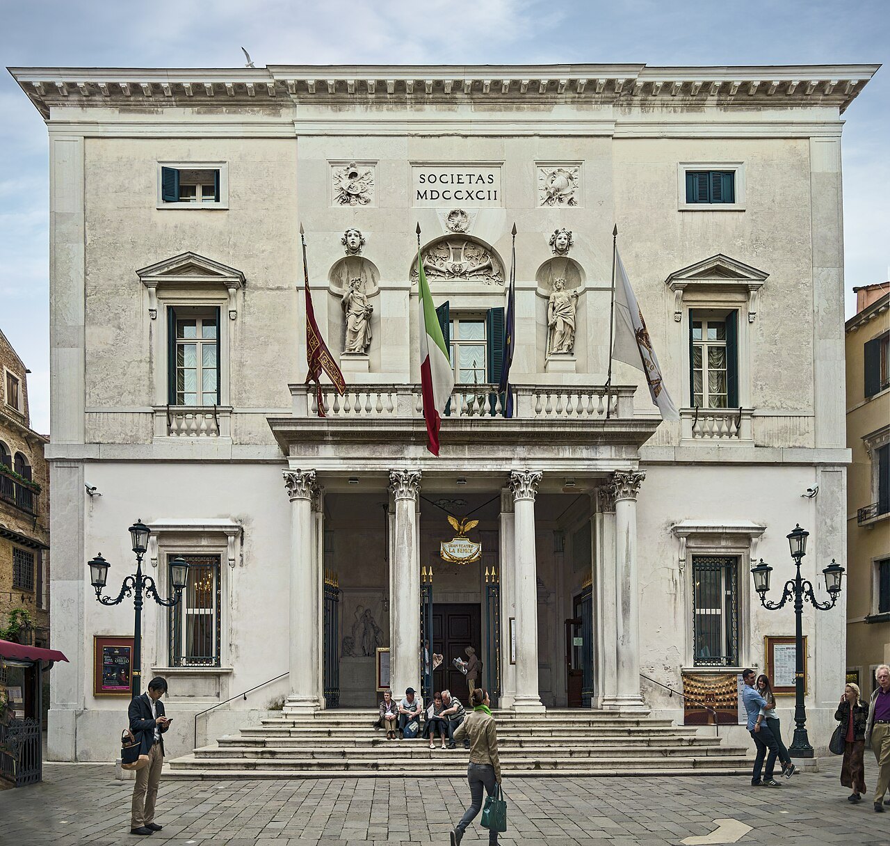 The front of La Fenice on its campo