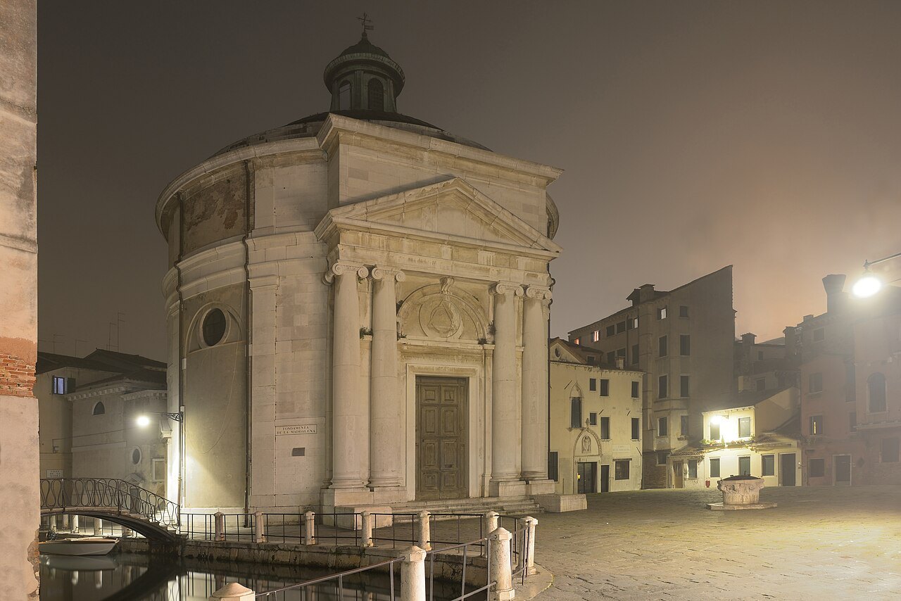 The church of the Maddalena on a foggy winter night