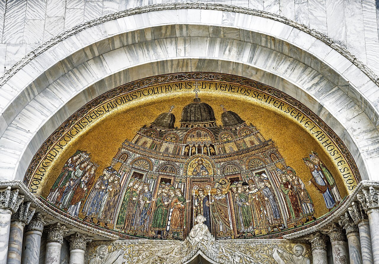 How do you visit St Mark's Basilica?